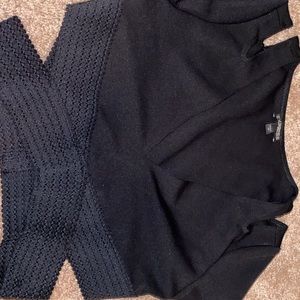 Super cute never worn before express crop top